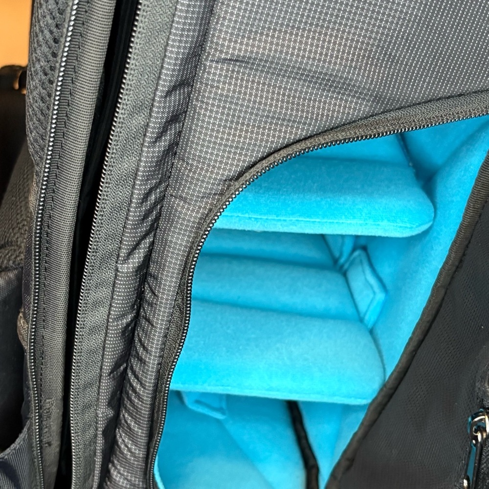 THULE ASPECT BLACK CAMERA BACKPACK with Blue Accents - Picture 8 of 8